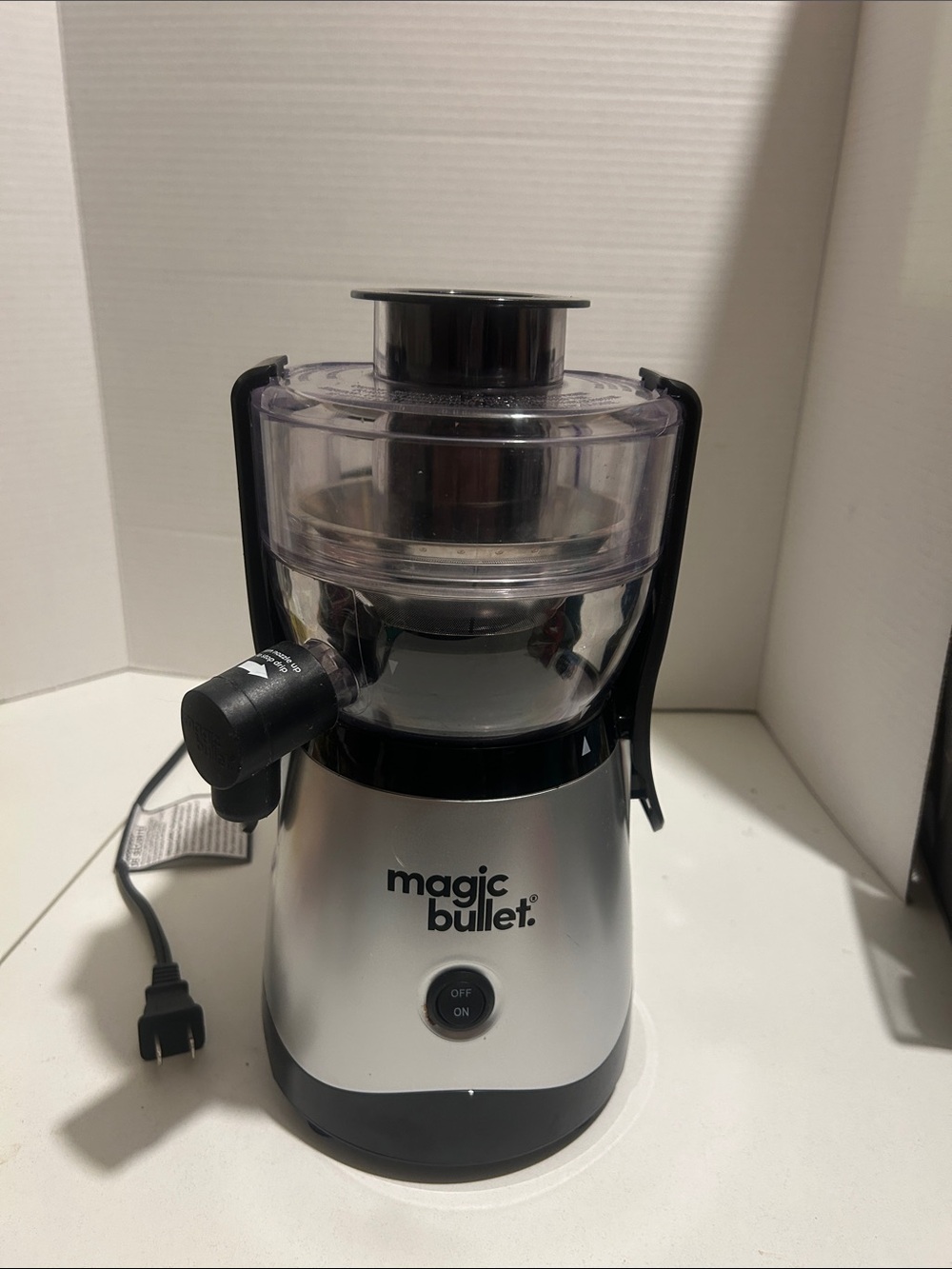 Magic Bullet Silver and Black Mini Juicer MBJ-100